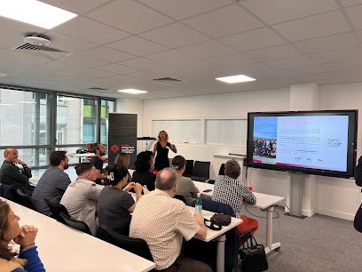 La Toile L'école De La Qualification Numérique D'emlyon Business School Centre De Formation à Paris 12