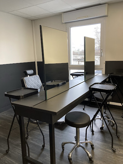Académie De La Coiffure & Esthétique - Centre-Val De Loire Centre De Formation à Tours