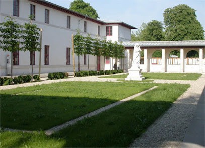 Institute Of Nursing Education Jean Baptiste Pussin, Centre de Formation à Saint-Maurice