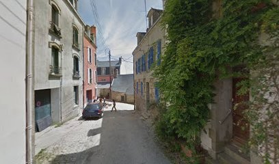 Farah B. Unger, Centre de Formation à Douarnenez