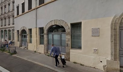 Land Native, Centre de Formation à Lyon 01