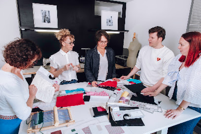 Flk Creations - Cours Et Formation De Couture, Centre De Formation à Aix-les-Bains