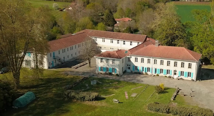 Maison Familiale Et Rurale Centre De Formation à Oeyreluy