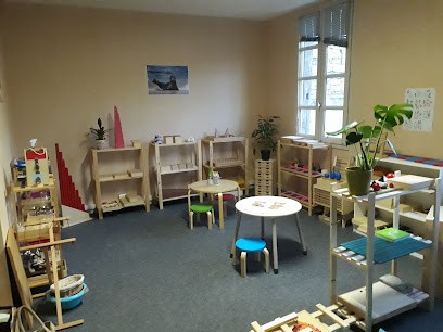 Les P'tits Grands Montessori, Centre de Formation à Séniergues