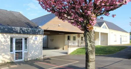 École Primaire Privée Saint Joseph, Centre De Formation à Grandchamp-des-Fontaines
