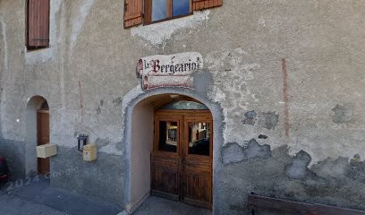 Merry Anne, Centre de Formation à Saint-Martin-de-Queyrières