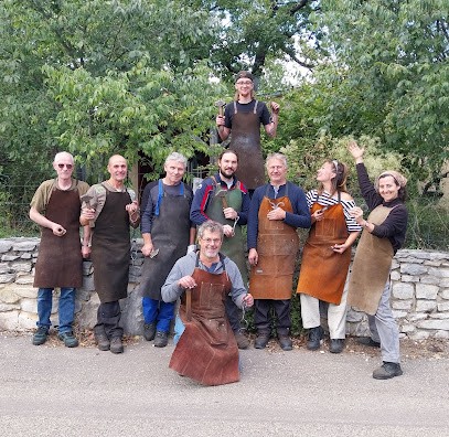 Fer À Modeler, Ecole De Forge, Centre De Formation : Stages De Forge Et Coutellerie, Centre de Formation à Méjannes-le-Clap